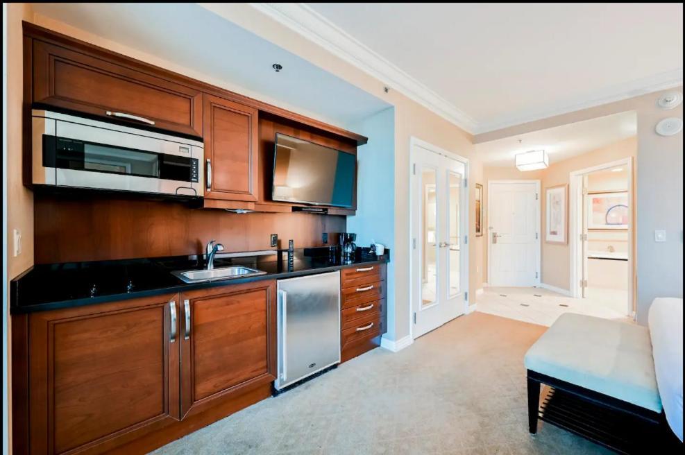 Signature Mgm Suite With Strip And Sphere View Лас-Вегас Экстерьер фото